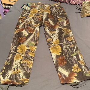 Camouflage Leaf Print Pants